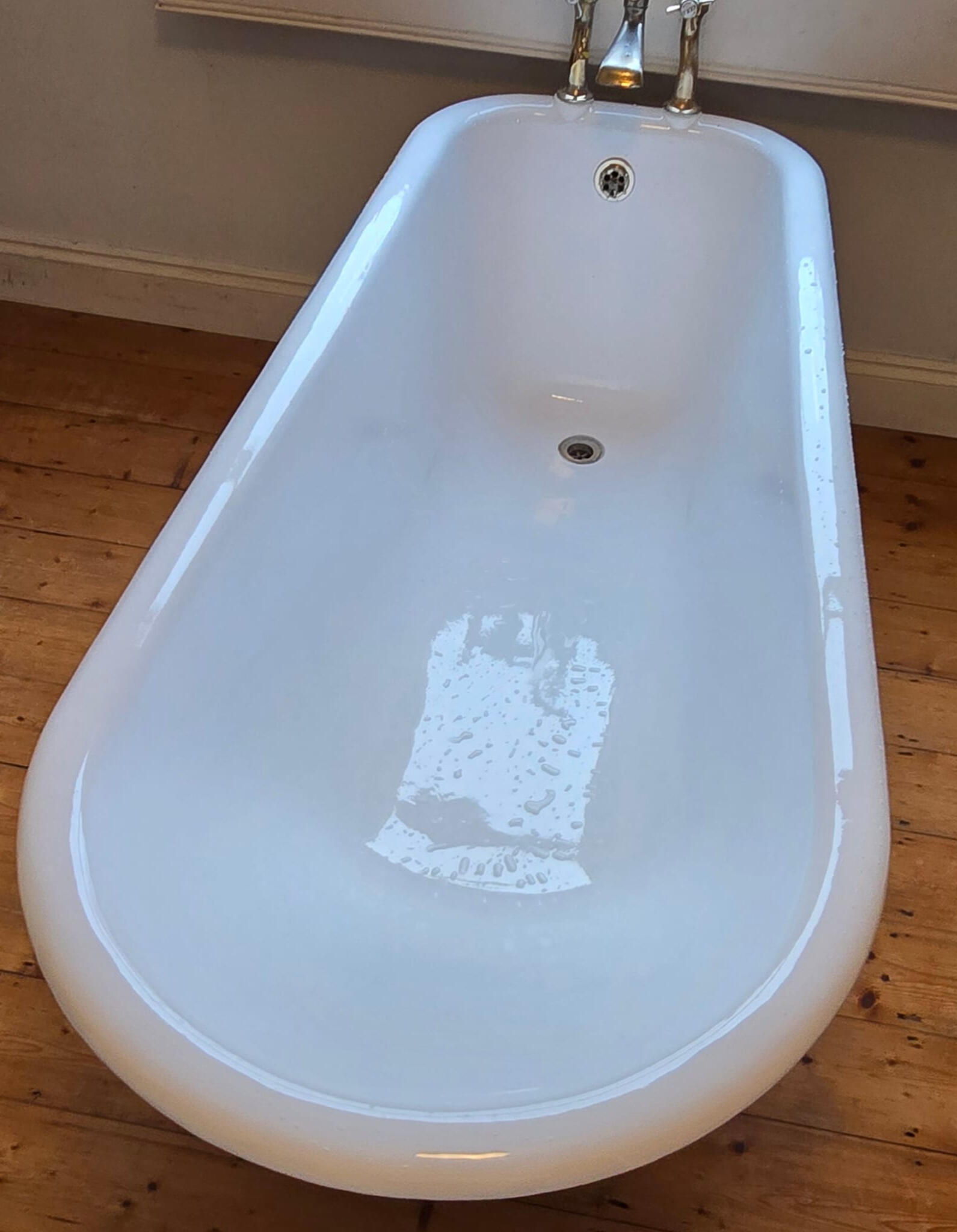 Reenamelling completion Cast iron bath re-enamelling and resurfacing in Larkhill, Bath